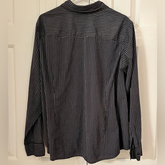 George, 4X (26w-28w), Black & Blue stripe and long sleeve. - Picture 2 of 2